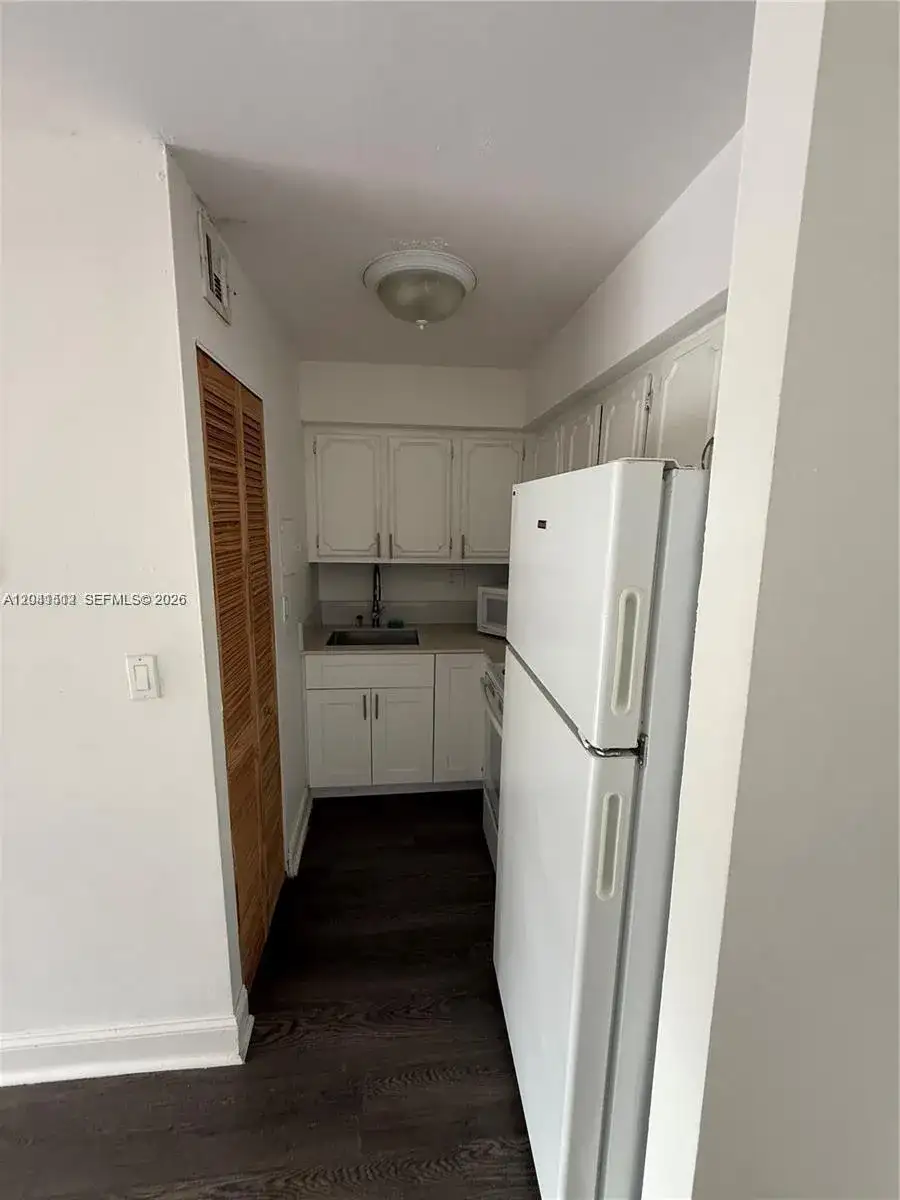 5199 NW 7th St # 111, Miami FL 33126 photo 4