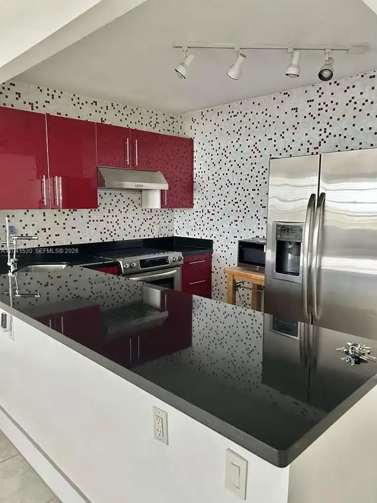 2016 Bay Dr # 602, Miami Beach FL 33141