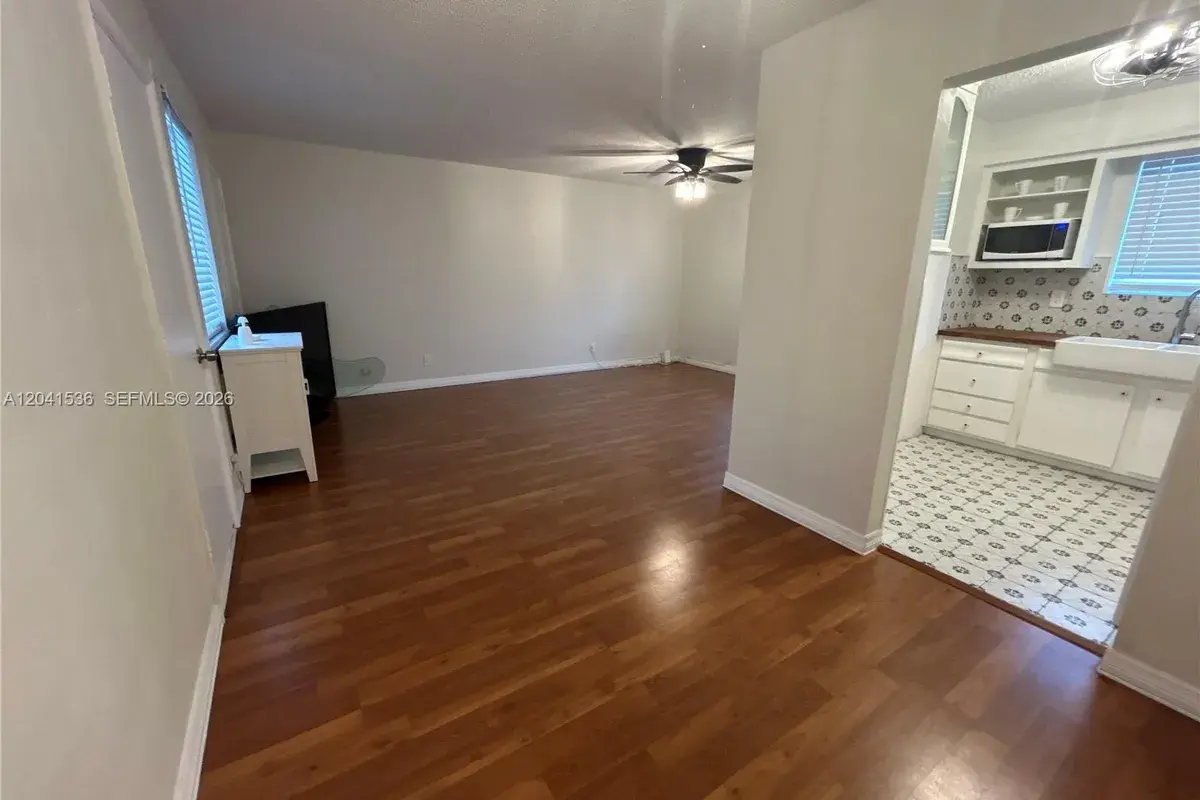 1717 Rodman St # 18, Hollywood FL 33020