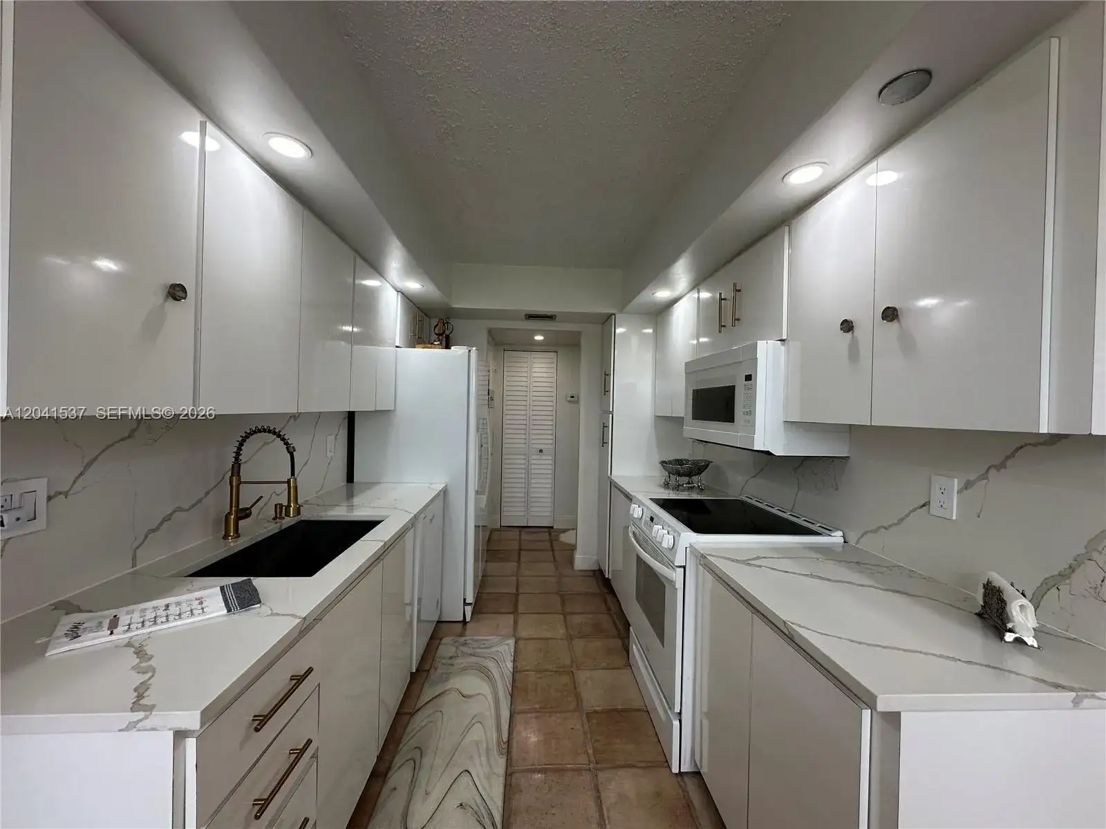 1200 Saint Charles Pl # 618, Pembroke Pines FL 33026 photo 2