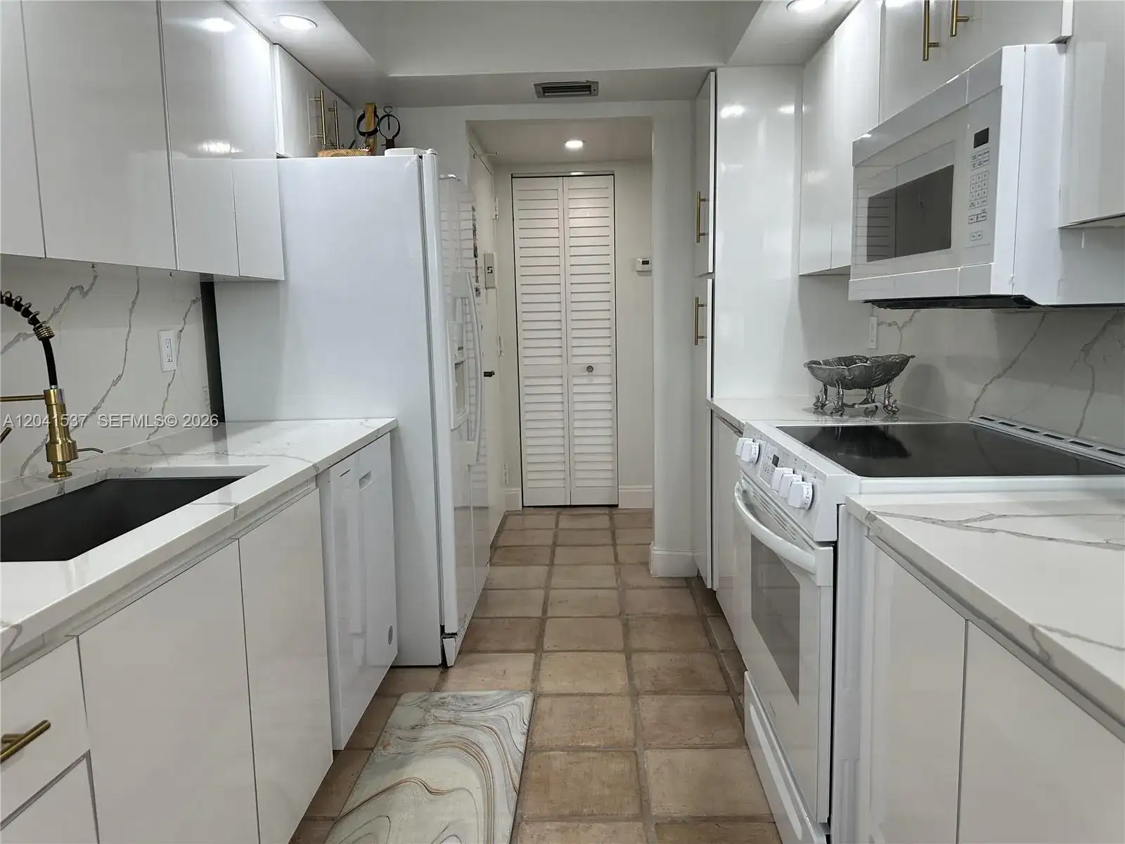 1200 Saint Charles Pl # 618, Pembroke Pines FL 33026 photo 3