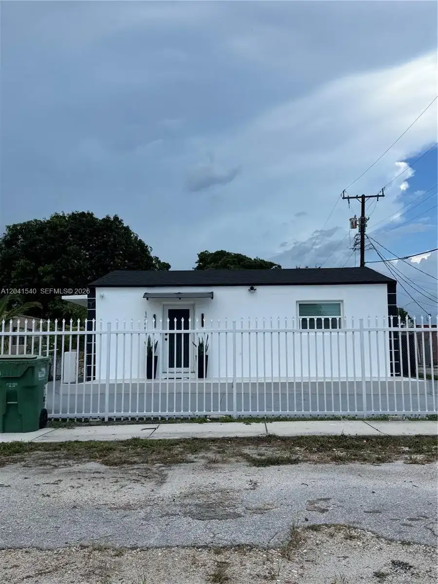 1245 Vermont St, Opa-Locka FL 33054 photo 2