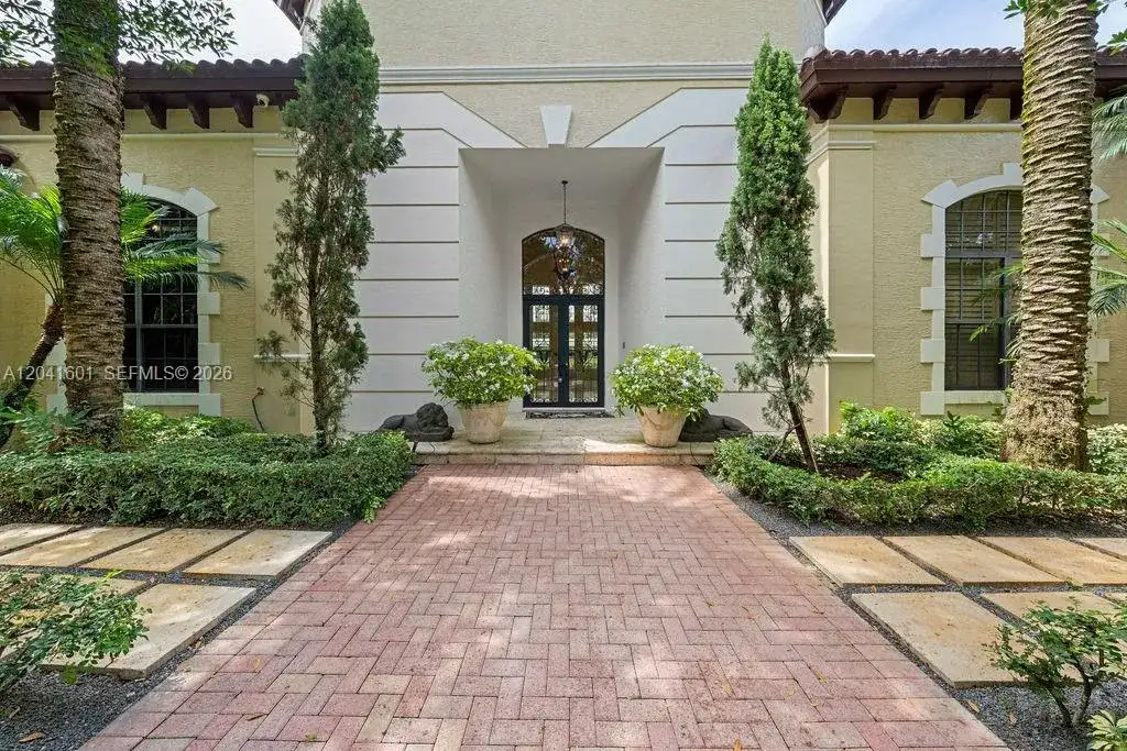 9001 SW 59th Ct, Pinecrest FL 33156 photo 3