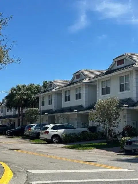 3011 NW 30th Ave, Oakland Park FL 33311 photo 2