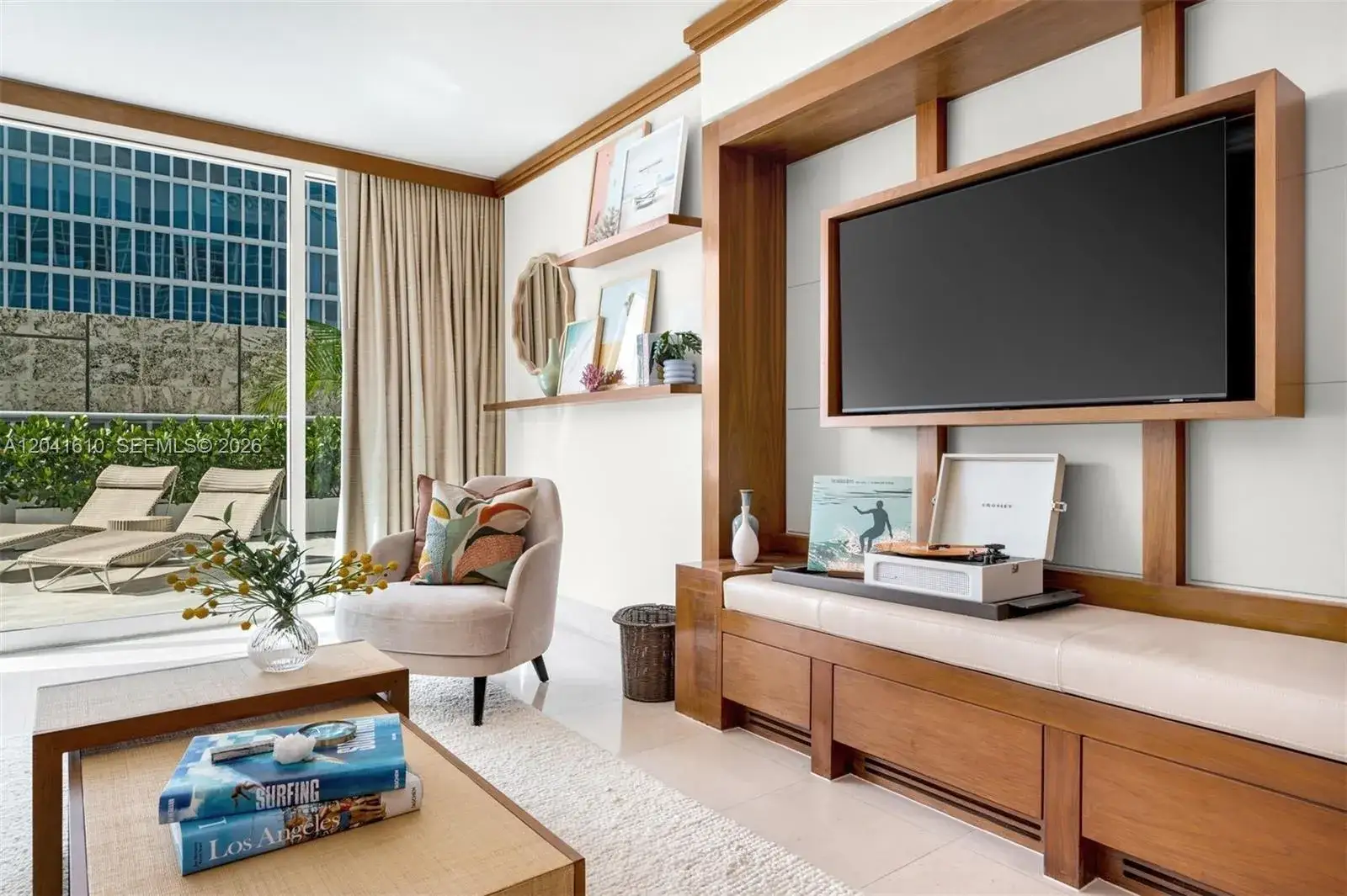 1 bedroom 1 bath Residential for sale at 6801 Collins Ave # 606, Miami Beach FL 33141