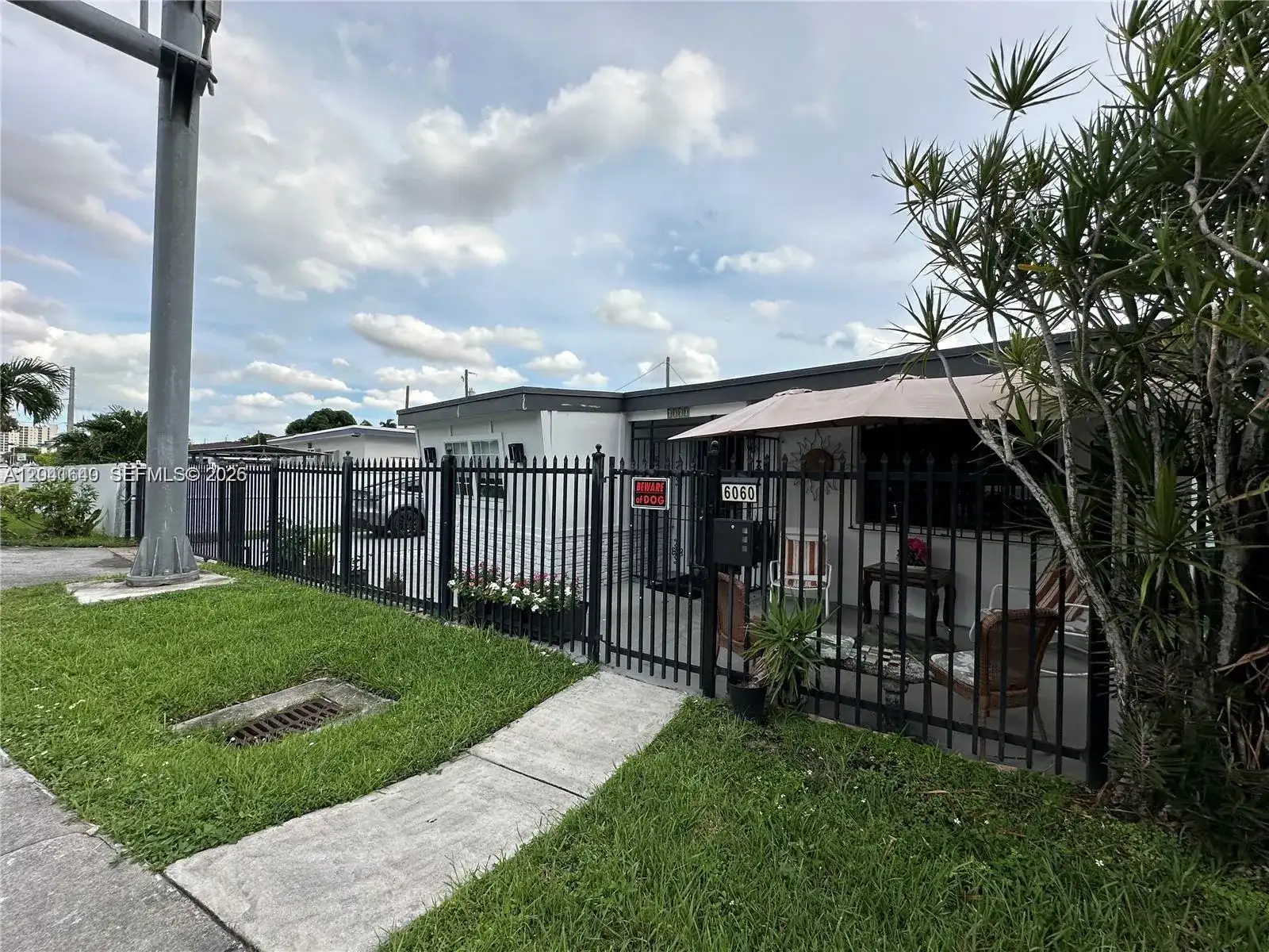 6060 NW 7th St, Miami FL 33126 photo 2