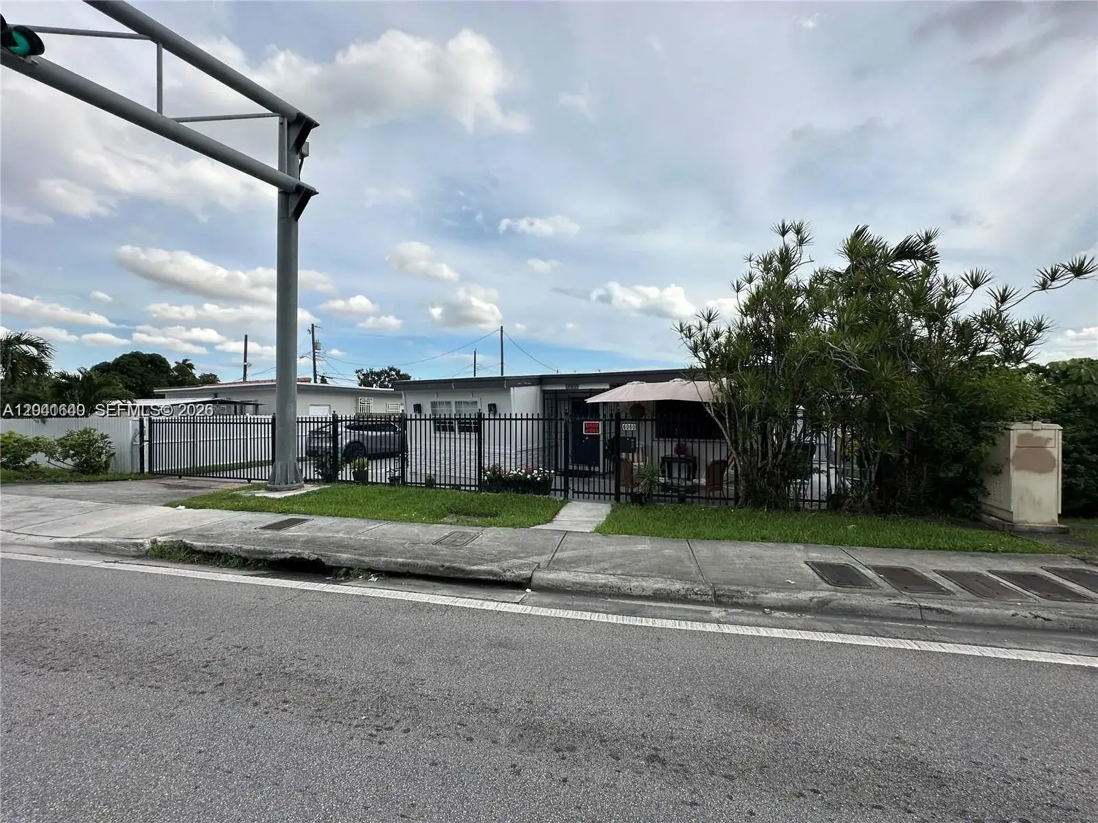 6060 NW 7th St, Miami FL 33126 photo 3