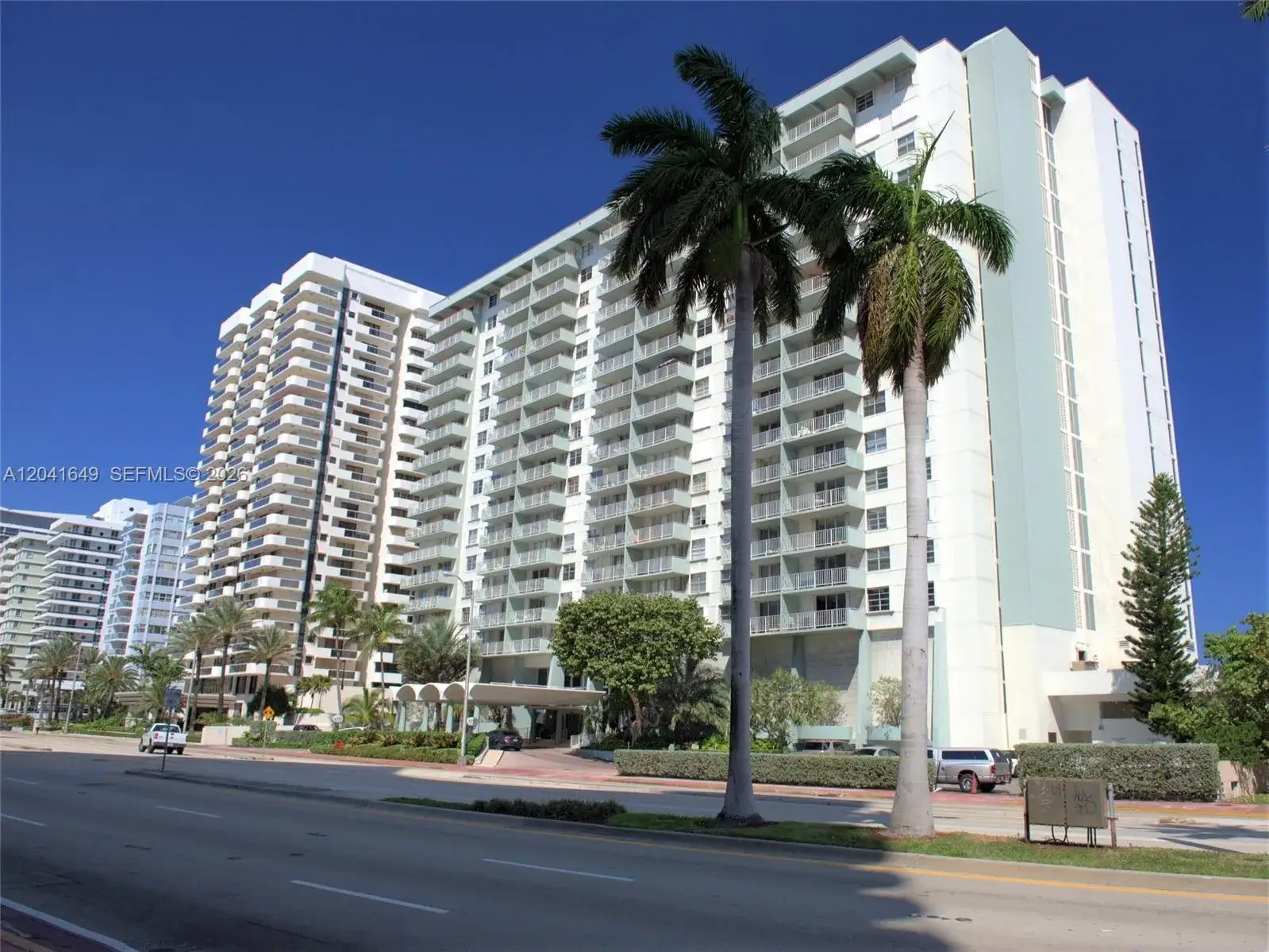 1 bedroom 1 bath Residential for sale at 5701 Collins Ave # 619, Miami Beach FL 33140