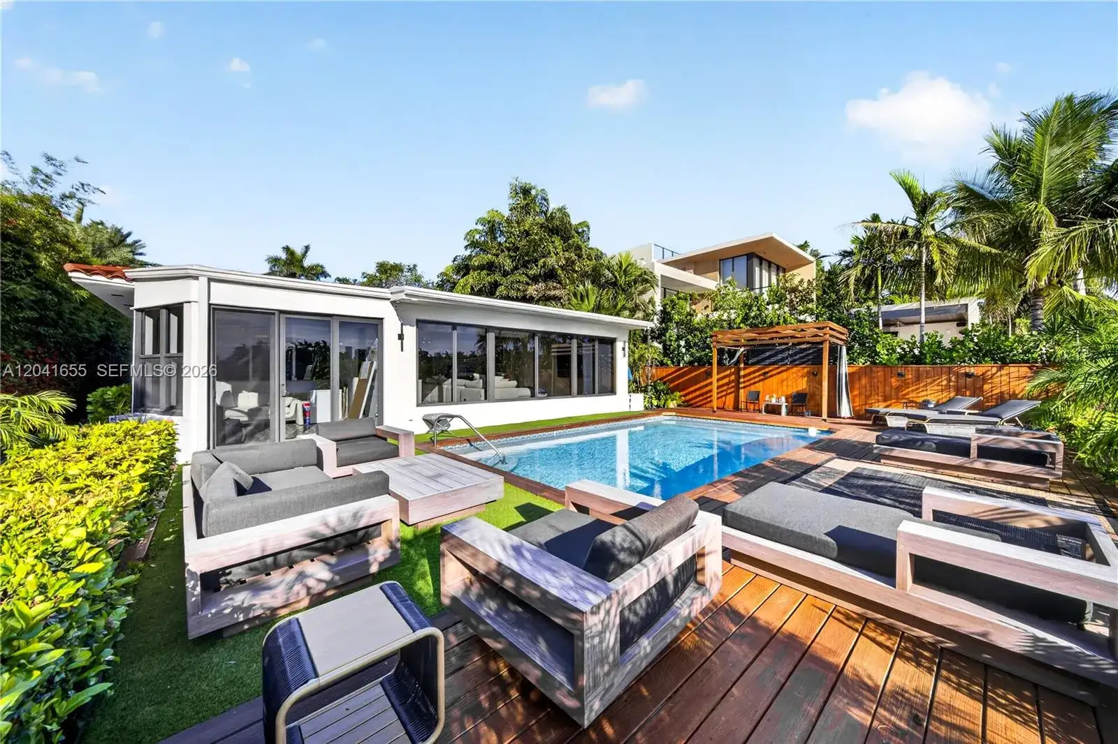 460 W Dilido Dr, Miami Beach FL 33139 photo 3