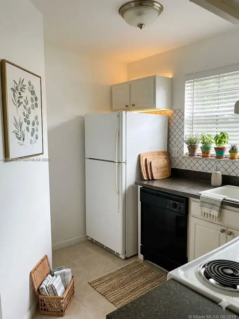 1761 NW 96th Ter # 3H, Pembroke Pines FL 33024 photo 3