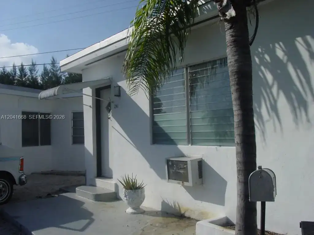 2405-2411 NE 136th Ln, North Miami Beach FL 33181 photo 2