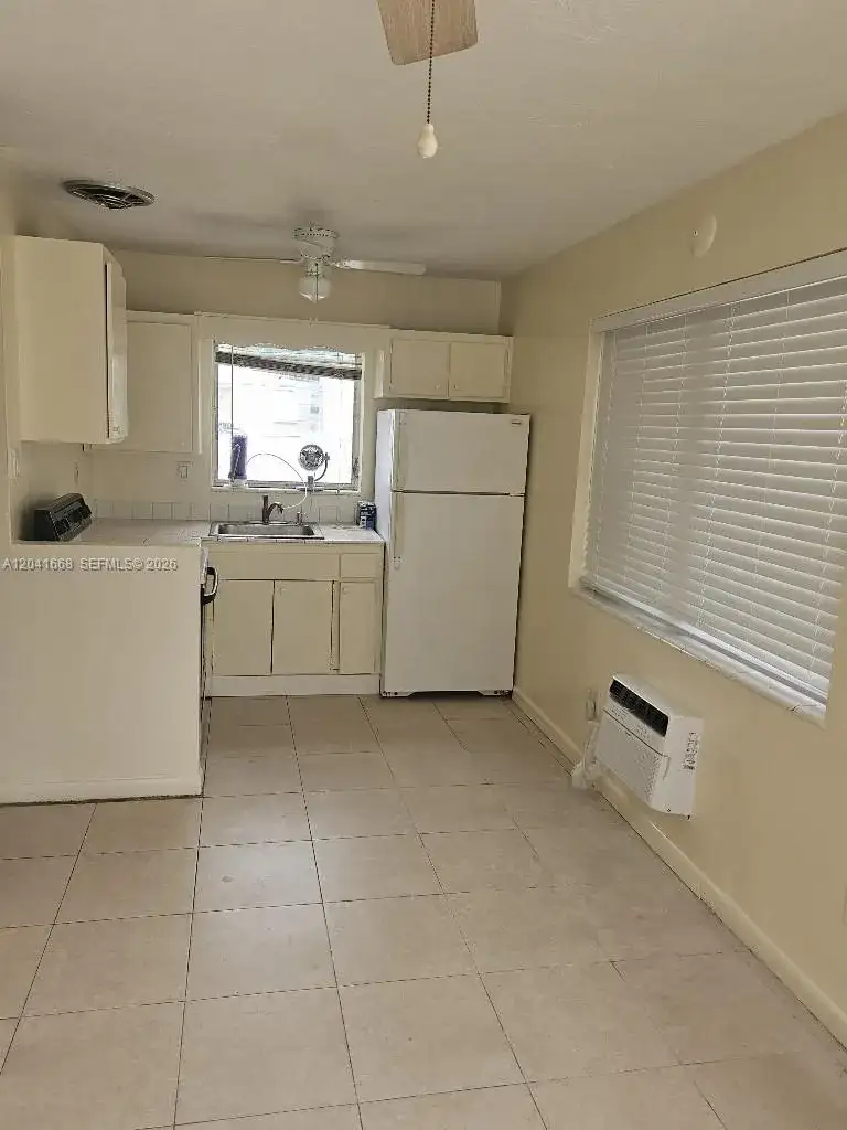 2405-2411 NE 136th Ln, North Miami Beach FL 33181 photo 4