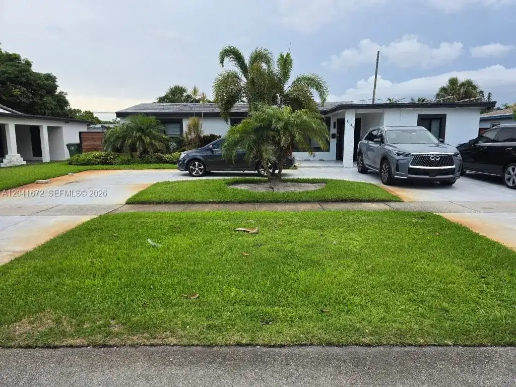1049 Wyoming Ave, Fort Lauderdale FL 33312 photo 2