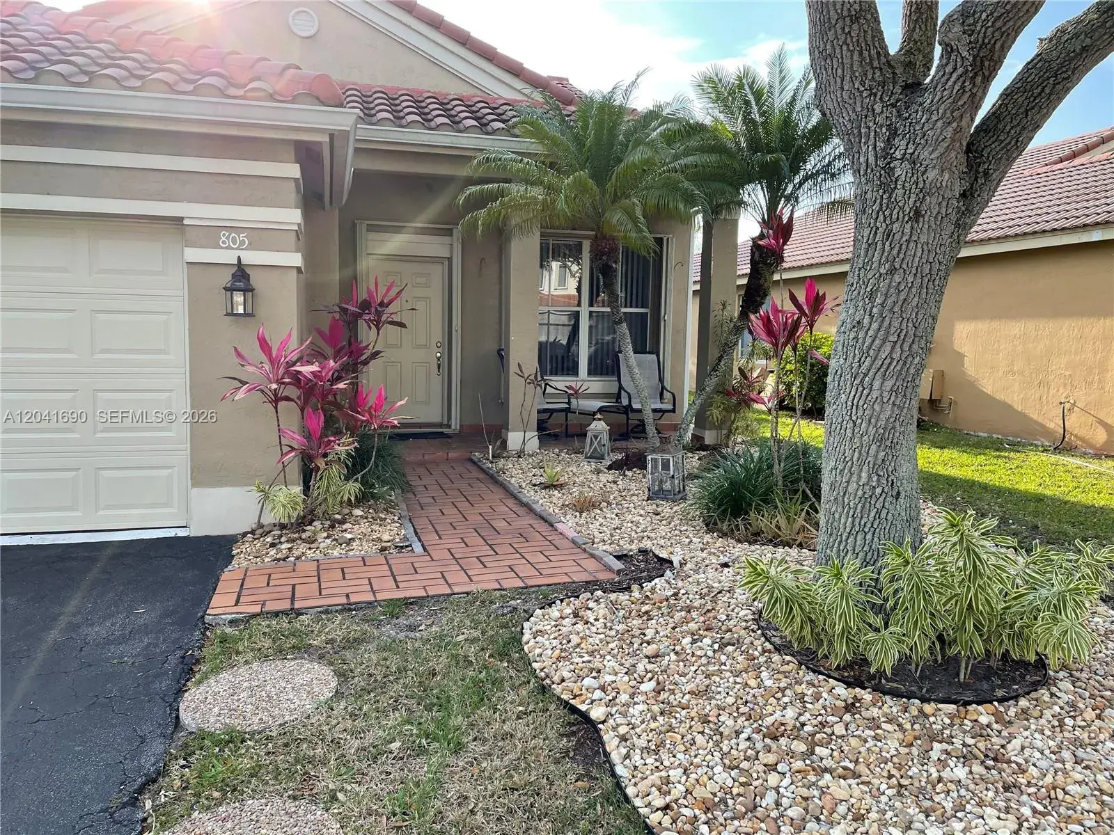 805 Falling Water Rd, Weston FL 33326