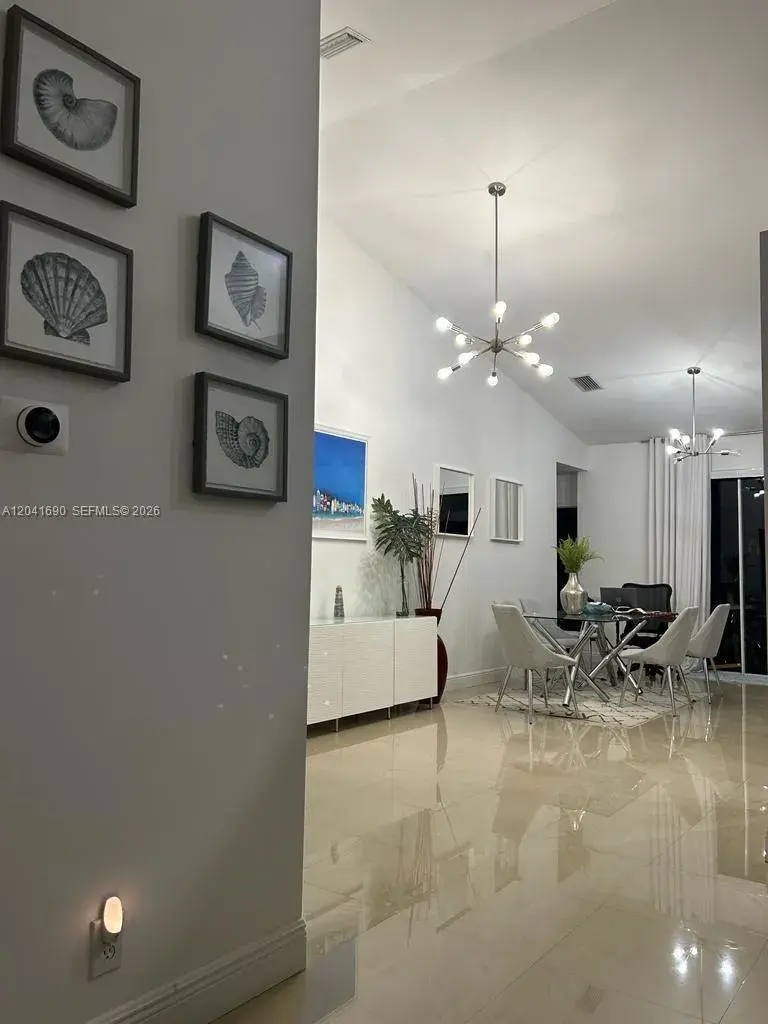805 Falling Water Rd, Weston FL 33326