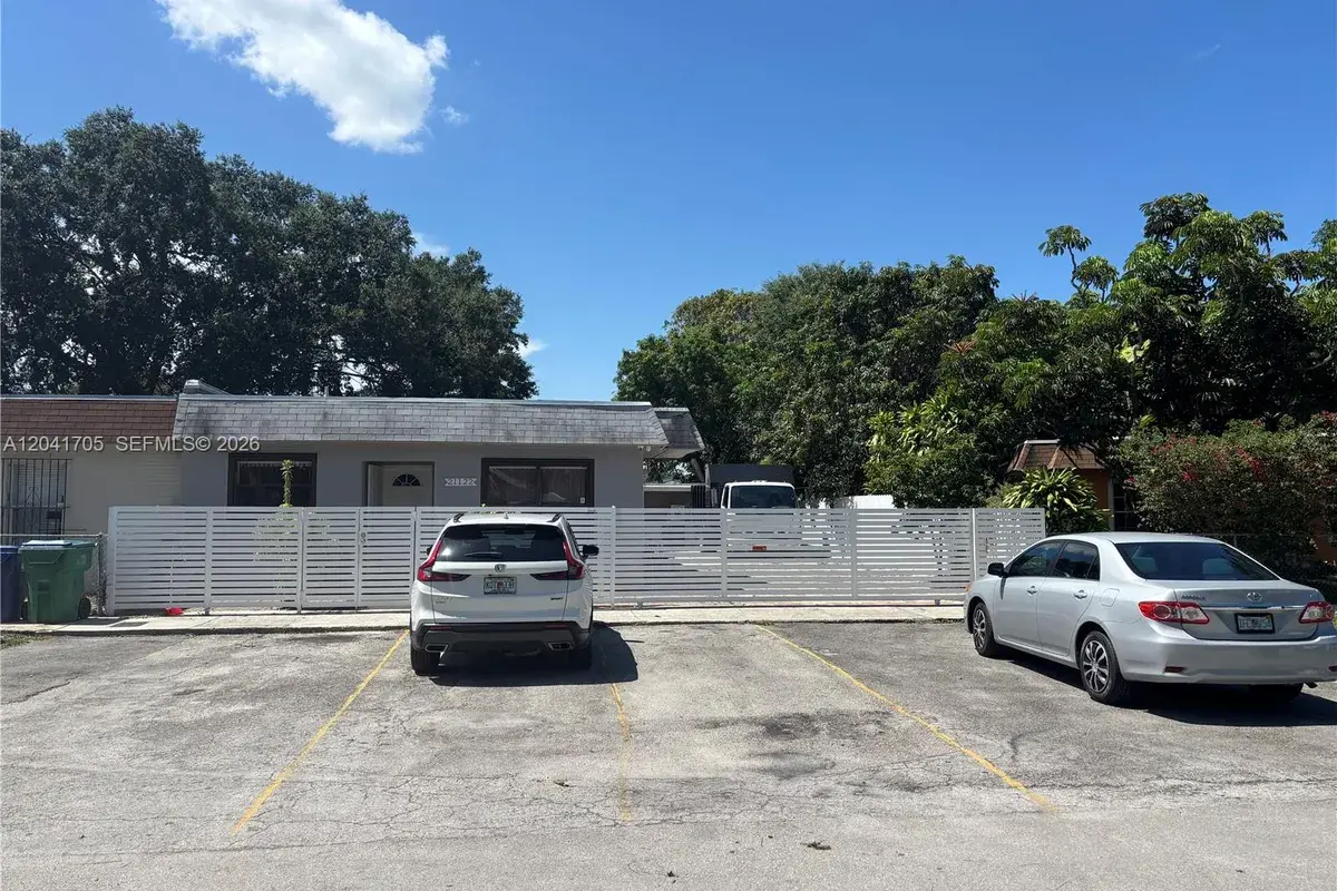 21122 NW 39th Ave, Miami Gardens FL 33055