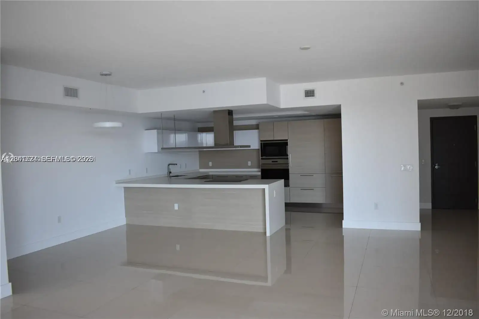 17301 Biscayne Blvd # 1407, North Miami Beach FL 33160 photo 2