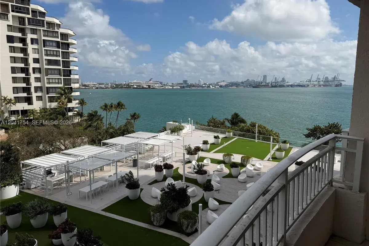 770 Claughton Island Dr # 707, Miami FL 33131