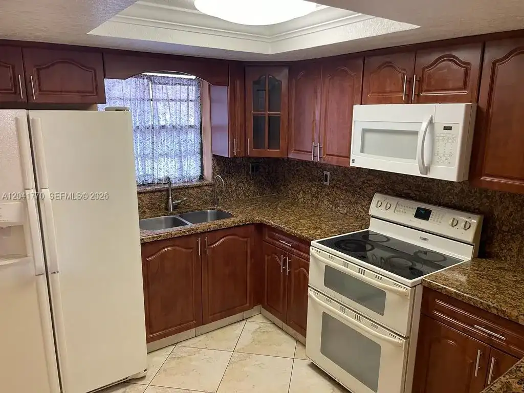 10851 SW 6th St # 5, Sweetwater FL 33174 photo 3