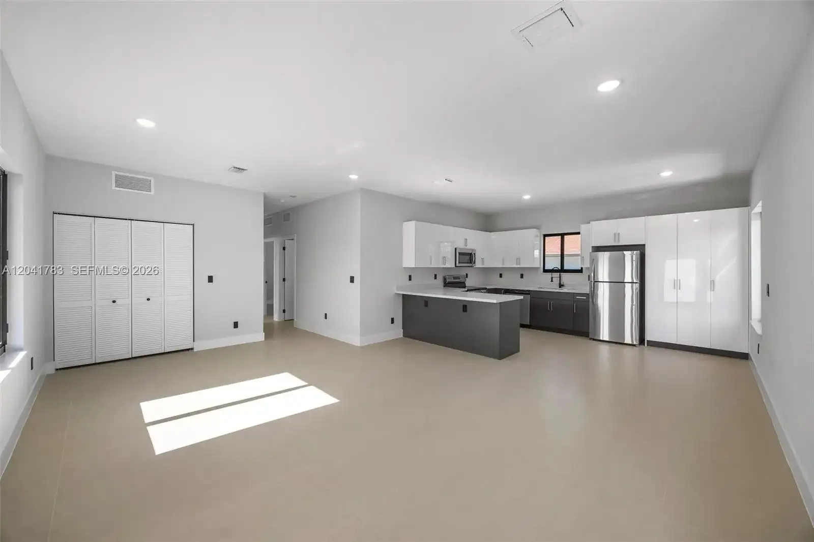 601 NW 3rd Ave, Hallandale Beach FL 33009 photo 5