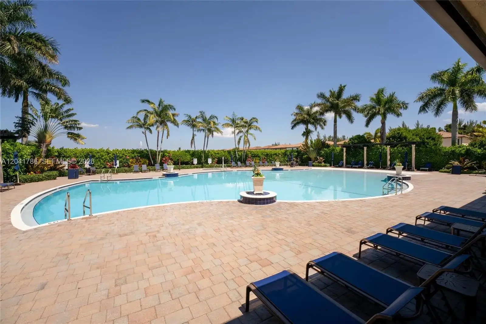 8821 W 34th Ct, Hialeah FL 33018 photo 2