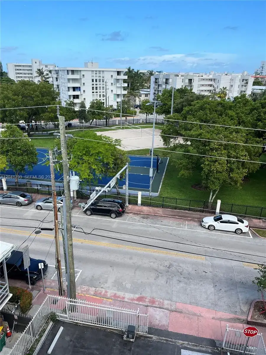 8024 Tatum Waterway Dr # 6B, Miami Beach FL 33141 photo 4