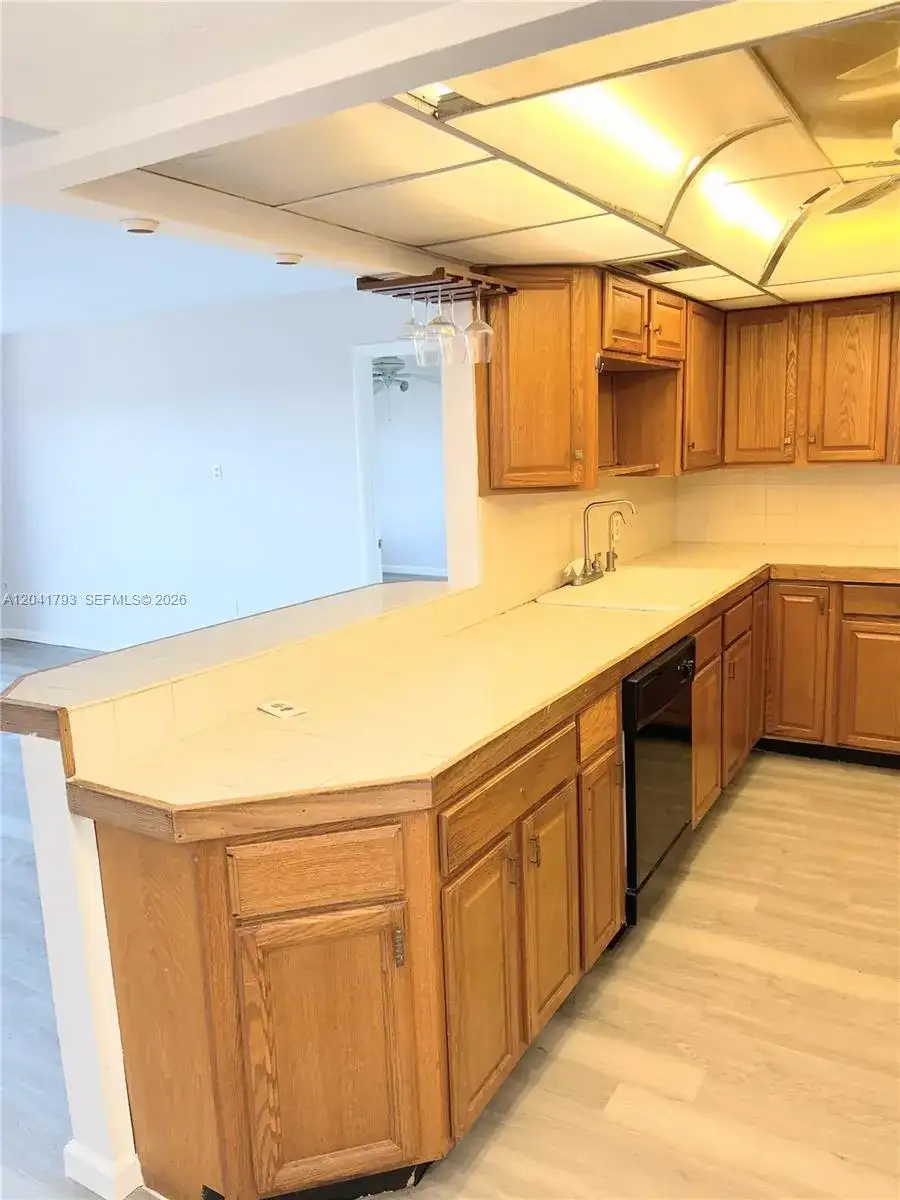 8024 Tatum Waterway Dr # 6B, Miami Beach FL 33141 photo 5