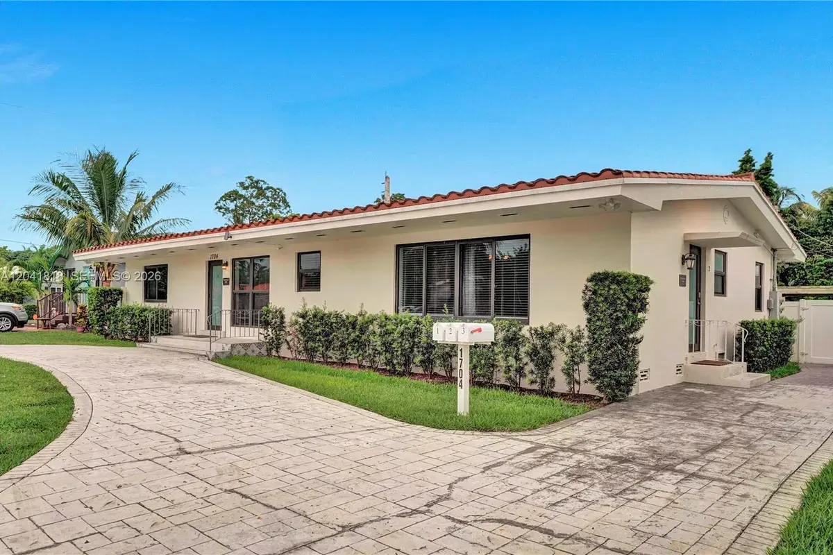 1704 Rodman St, Hollywood FL 33020