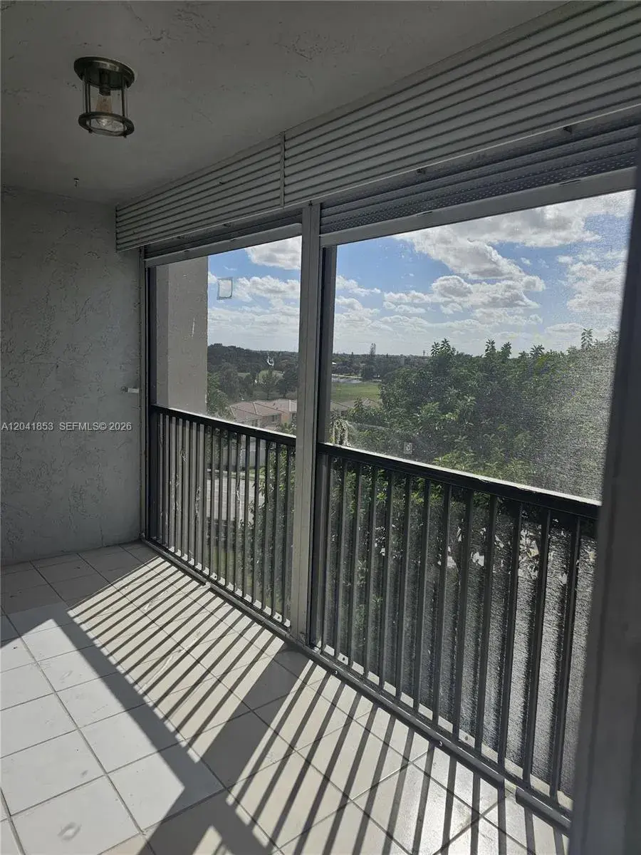 3910 Inverrary Blvd # B, Lauderhill FL 33319