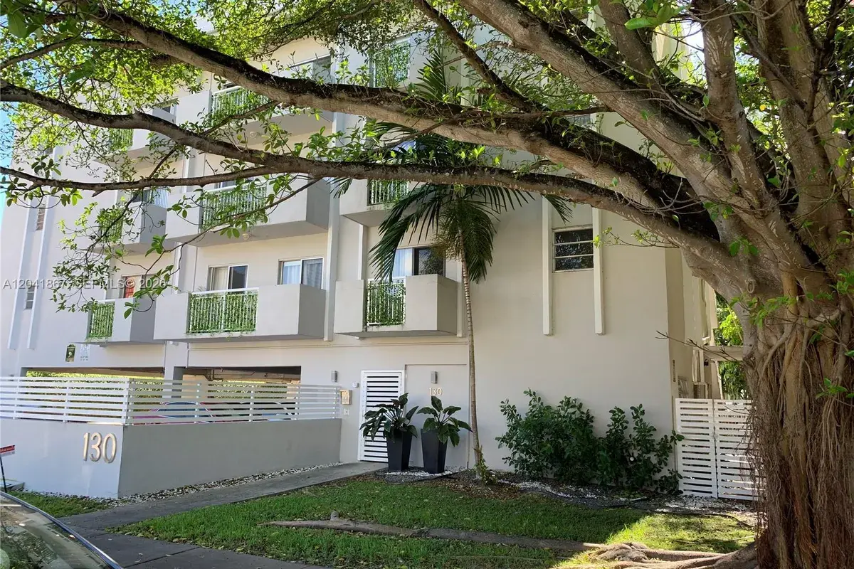 130 Mendoza Ave # 33, Coral Gables FL 33134