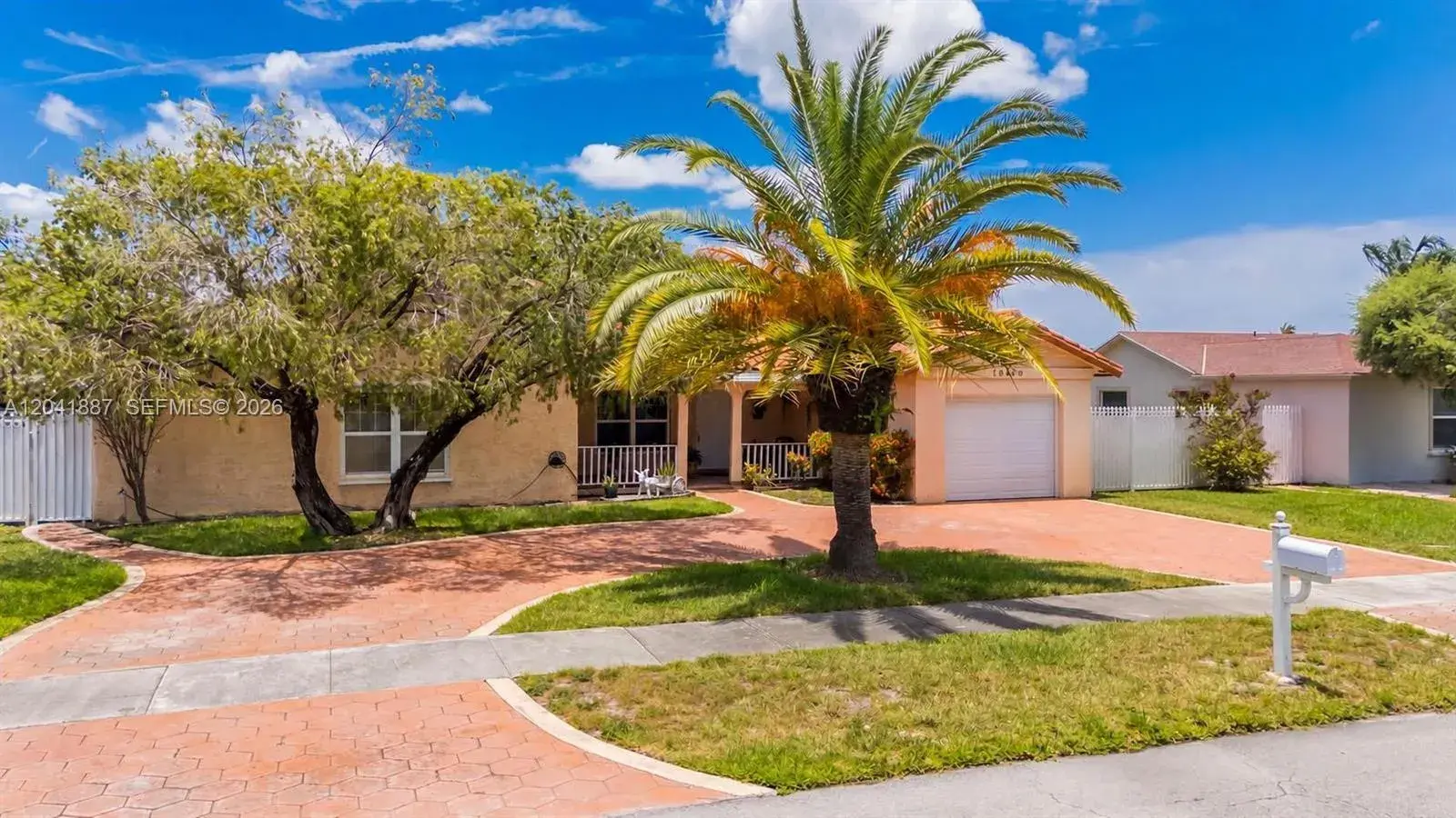 19240 NW 60th Ct, Hialeah FL 33015
