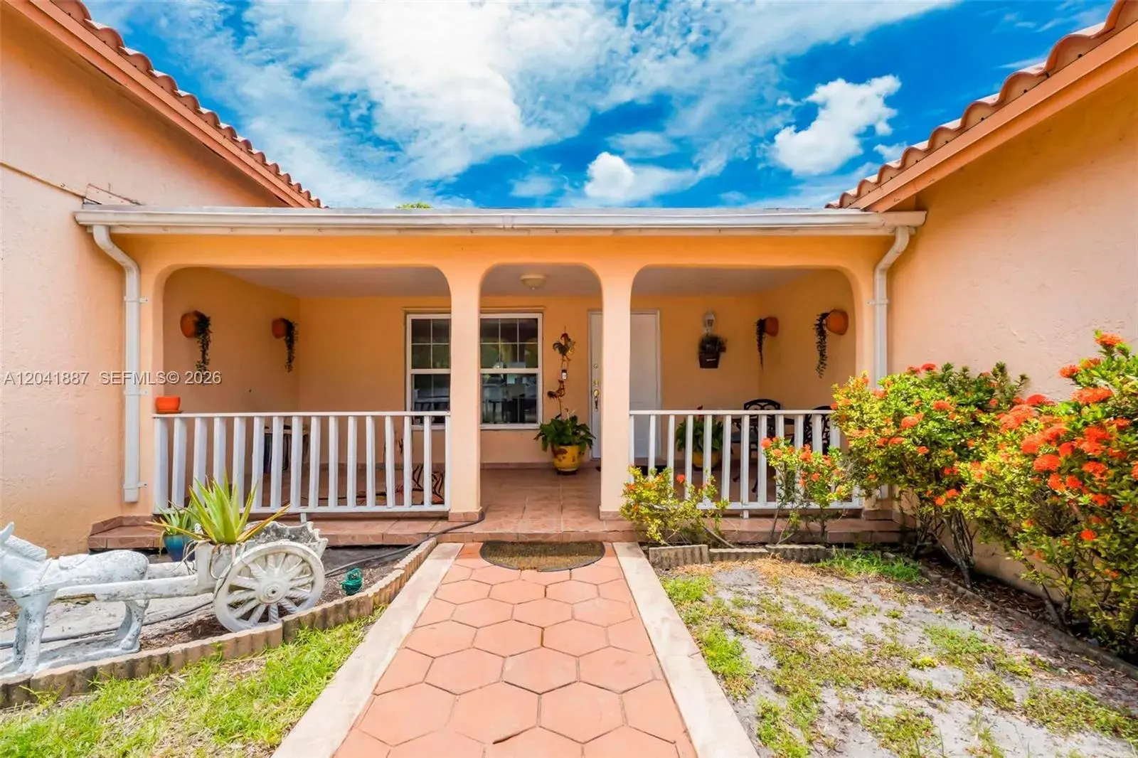 19240 NW 60th Ct, Hialeah FL 33015