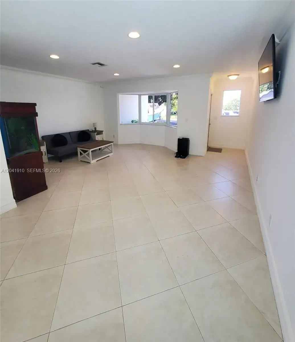 1800 N 55th Ave, Hollywood FL 33021 photo 4