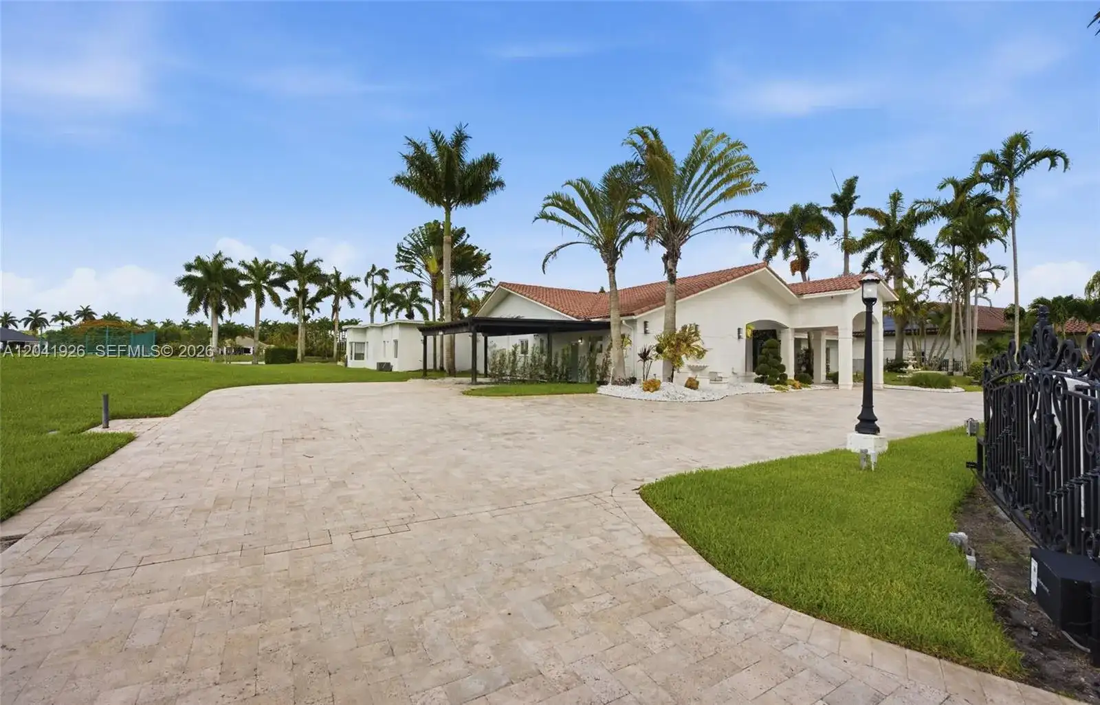 16170 Saddle Ln, Weston FL 33326 photo 3