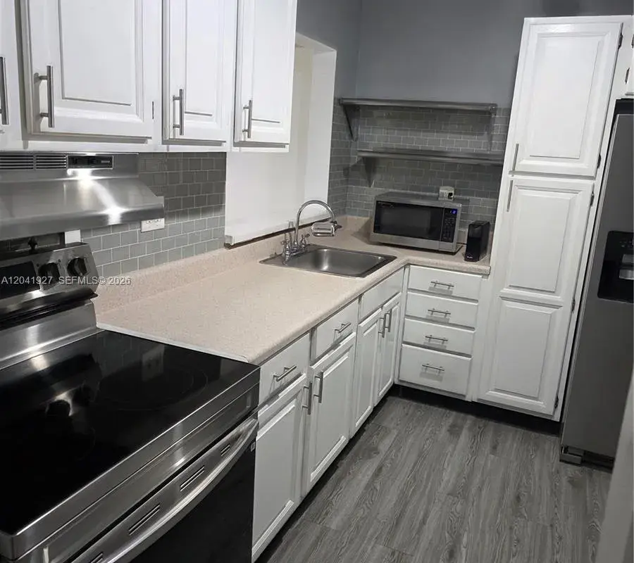 8065 SW 107th Ave # 202, Miami FL 33173