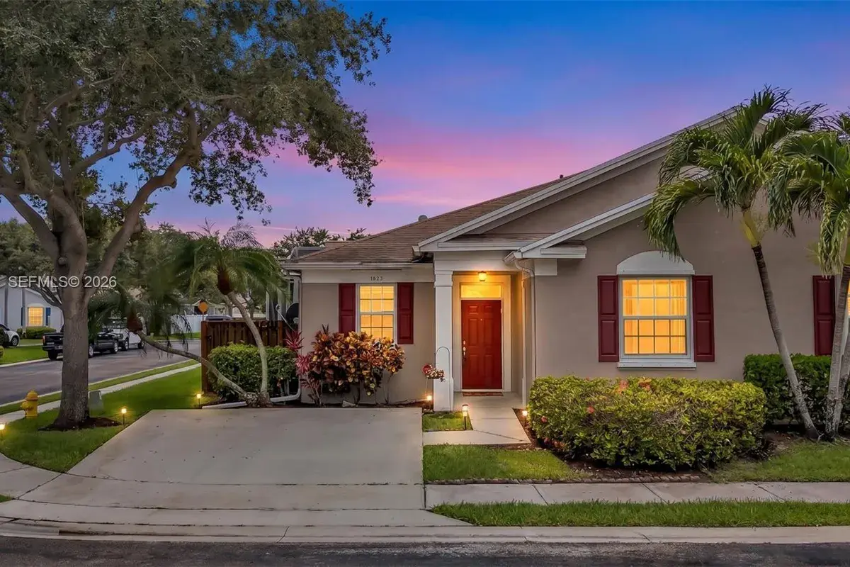 5823 Plum Harbor Cir, Tamarac FL 33321