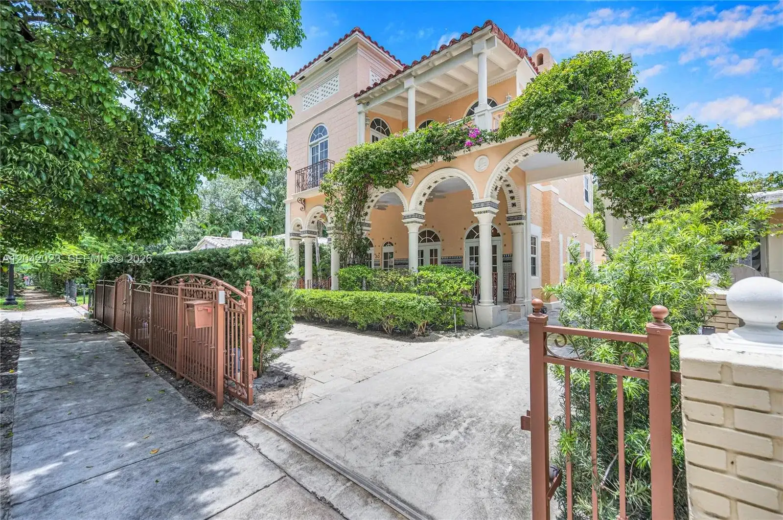 30 NE 44th St, Miami FL 33137 photo 3