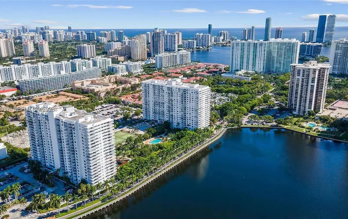 2801 NE 183rd St # 1016W, Aventura FL 33160