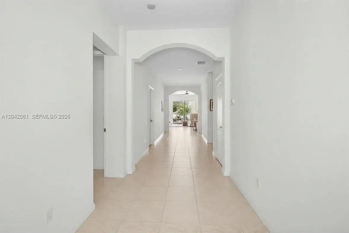 107 NW Summerville Ct, Port St. Lucie FL 34986 photo 2