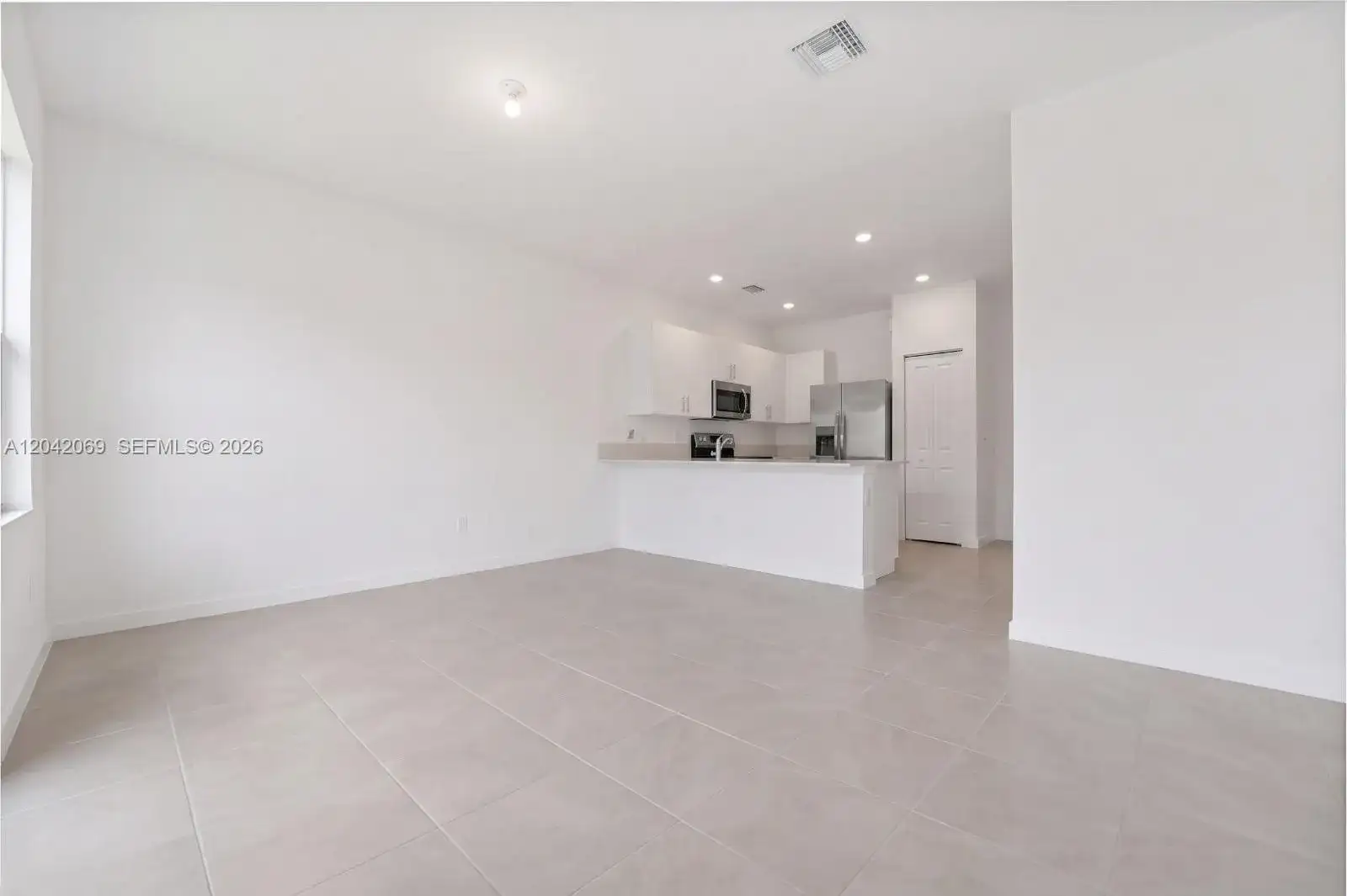 250 SW 159th Ln, Pembroke Pines FL 33027 photo 4