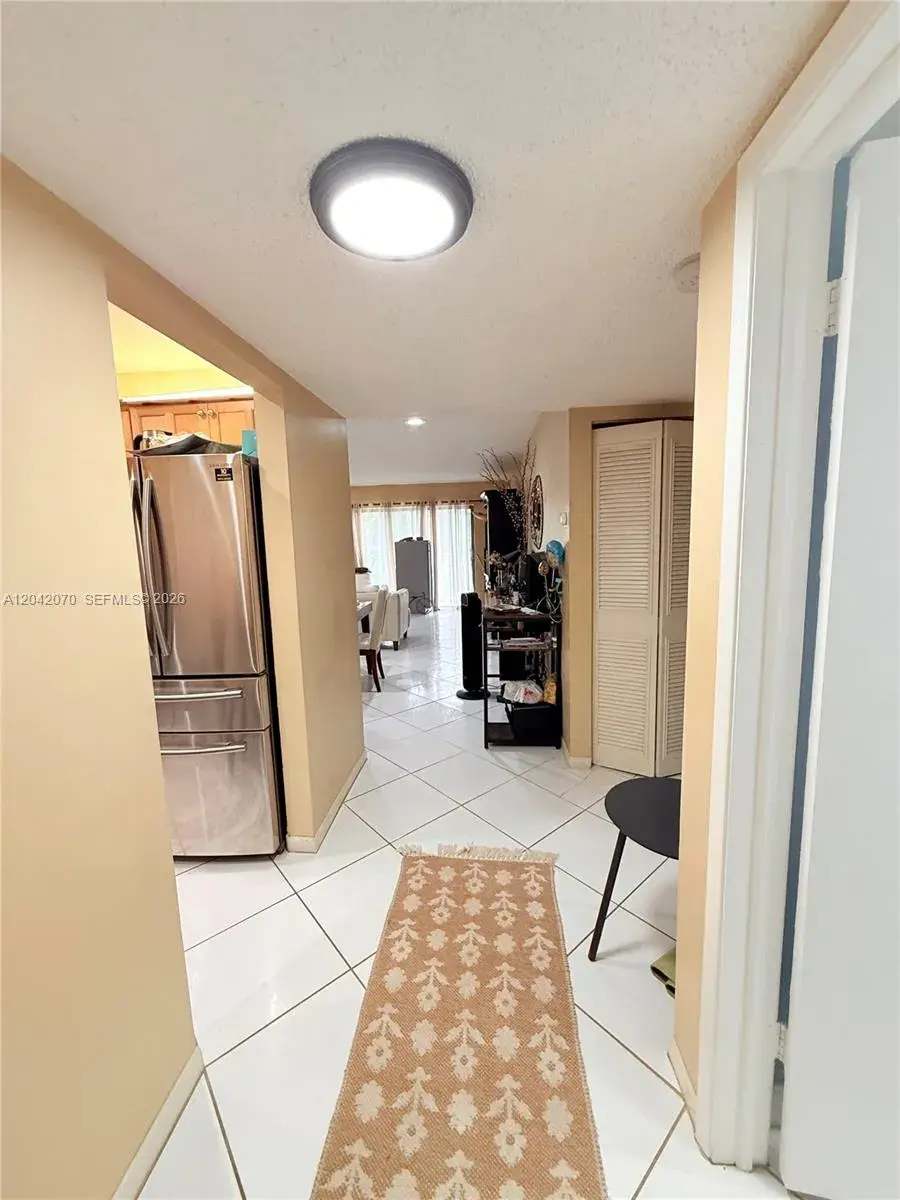 8931 N New River Canal Rd # 2B, Plantation FL 33324
