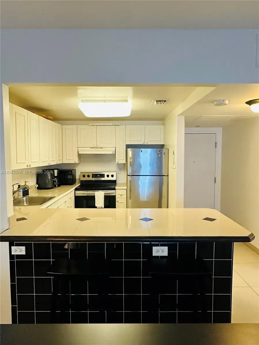 2301 Collins Ave # 420, Miami Beach FL 33139