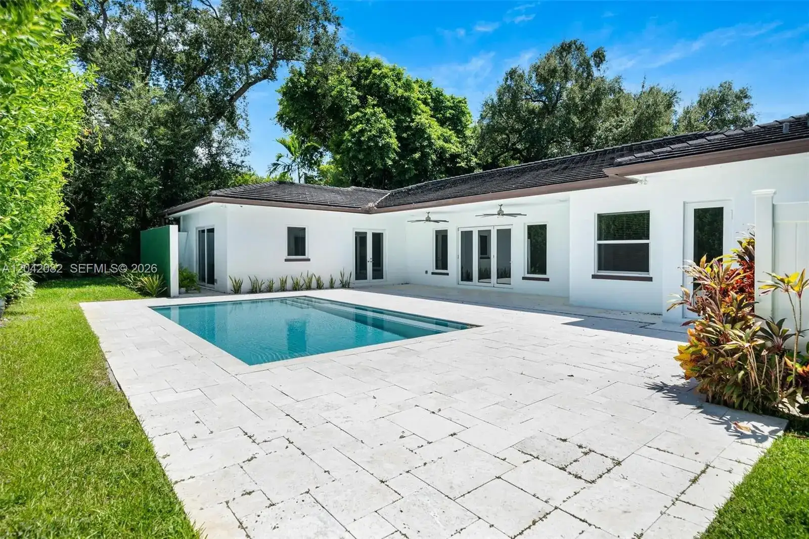 511 Madeira Ave, Coral Gables FL 33134 photo 2