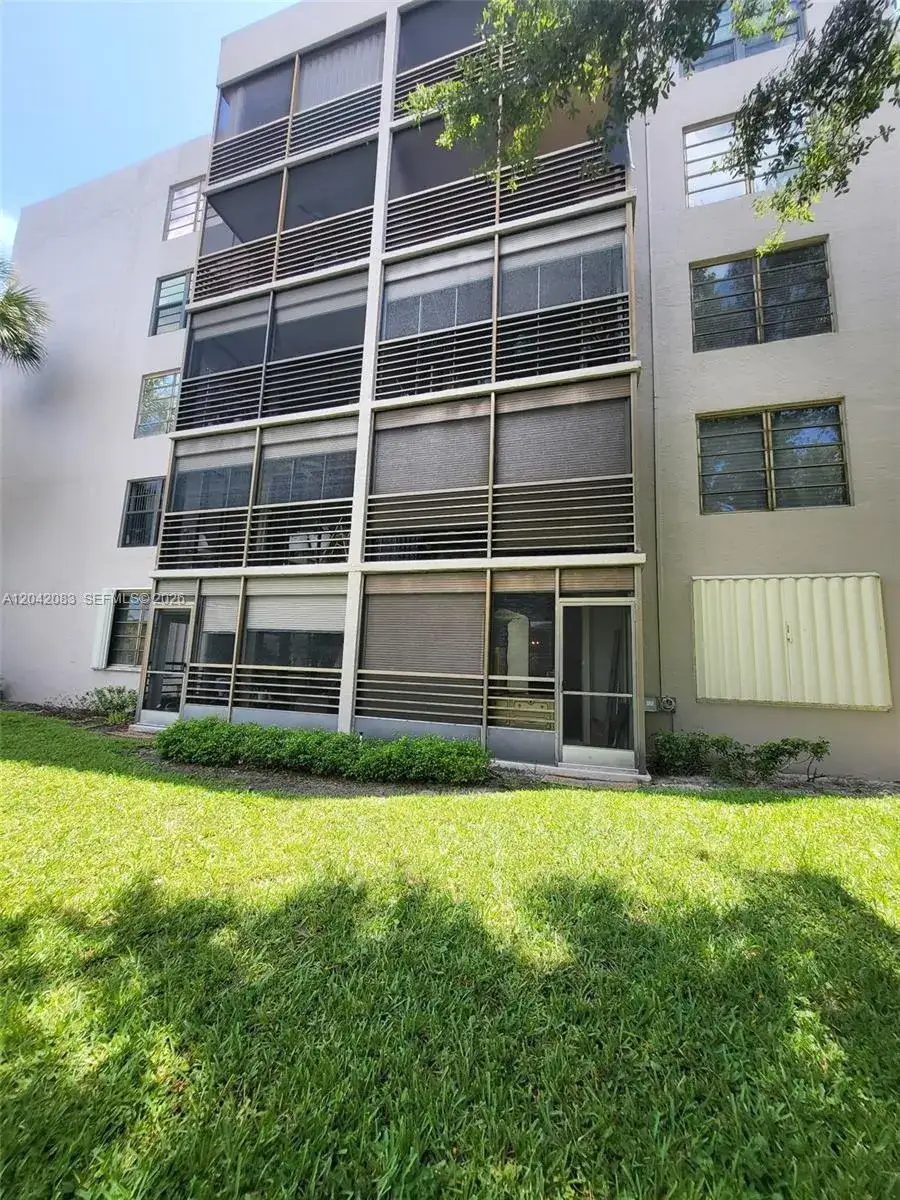 900 Colony Point Cir # 107, Pembroke Pines FL 33026