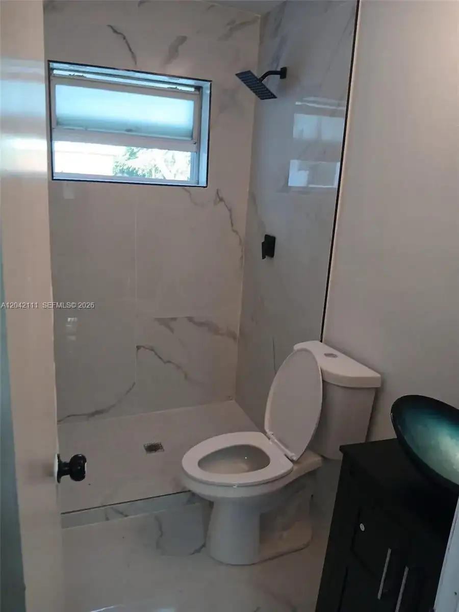 560 NW 188th St # 1, Miami Gardens FL 33169 photo 2
