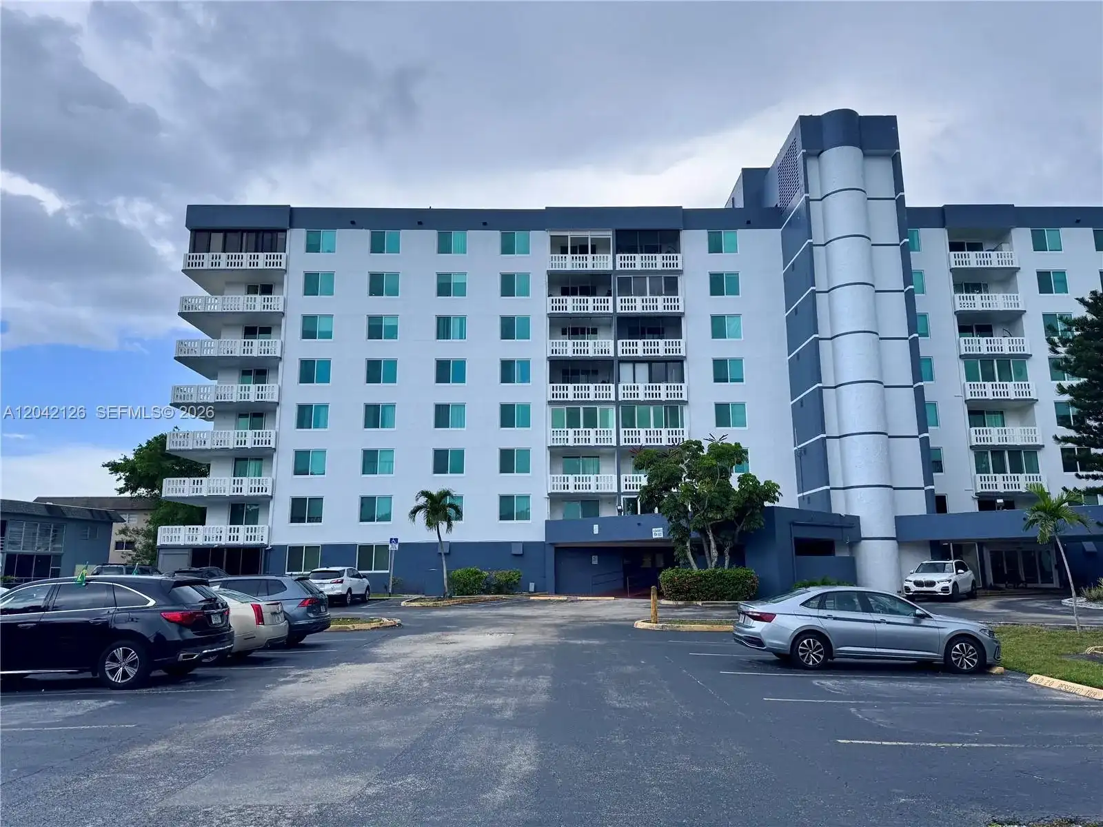 919 Hillcrest Dr # 102, Hollywood FL 33021