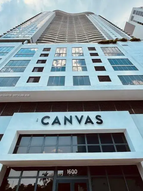 1600 NE 1 # 1915, Miami FL 33132