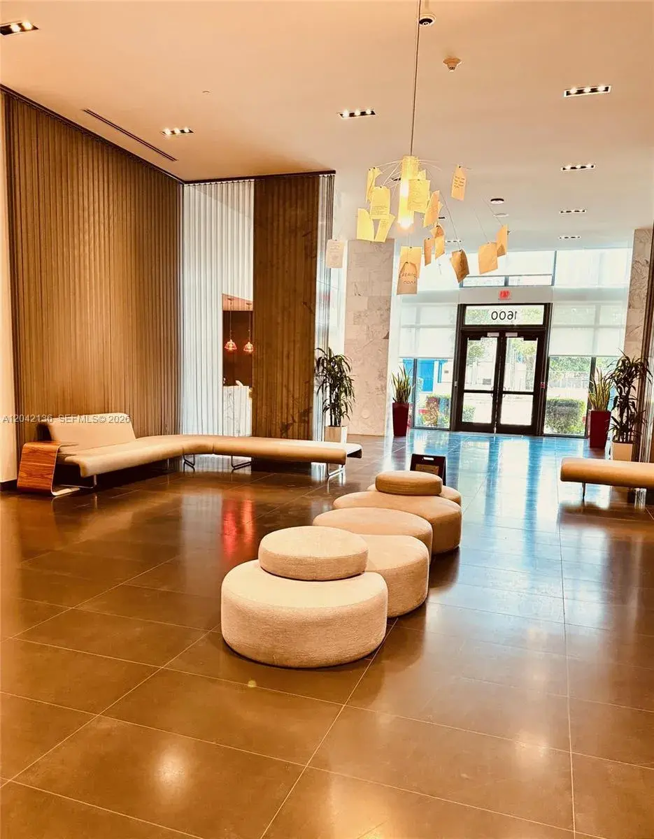 1600 NE 1 # 1915, Miami FL 33132