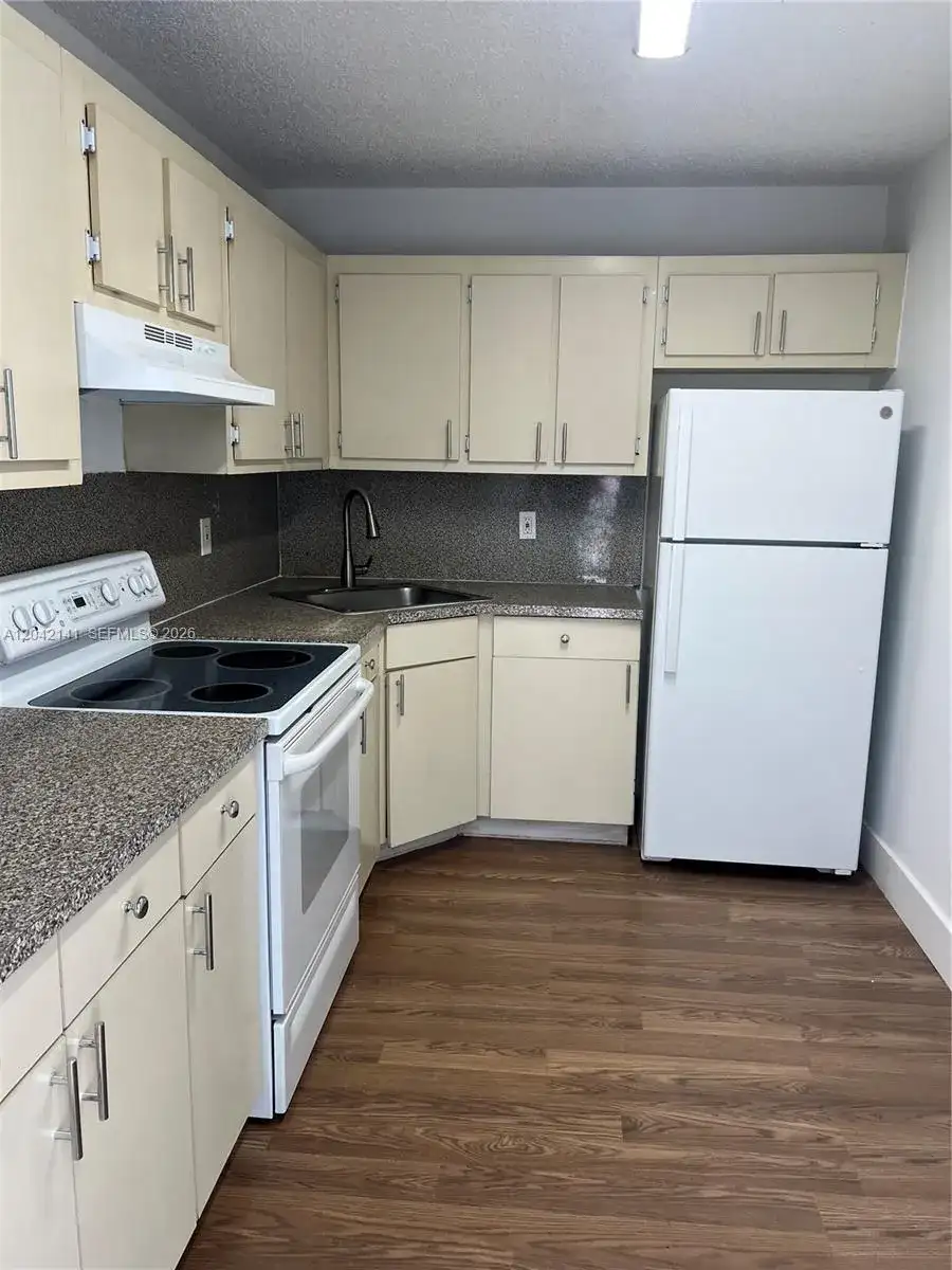6141 W 22nd Ct # 202, Hialeah FL 33016 photo 3