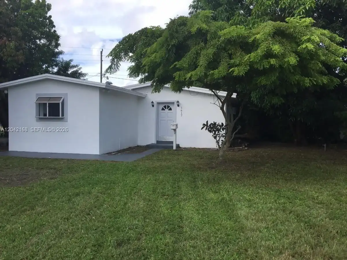 1617 NE 177th St, North Miami Beach FL 33162